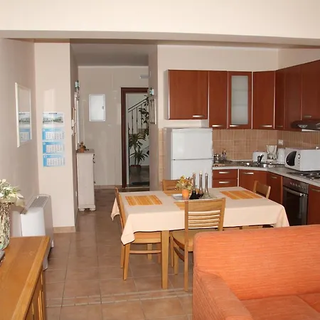 Alegria Apartment *