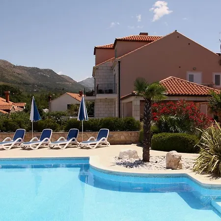Alegria Apartment *
